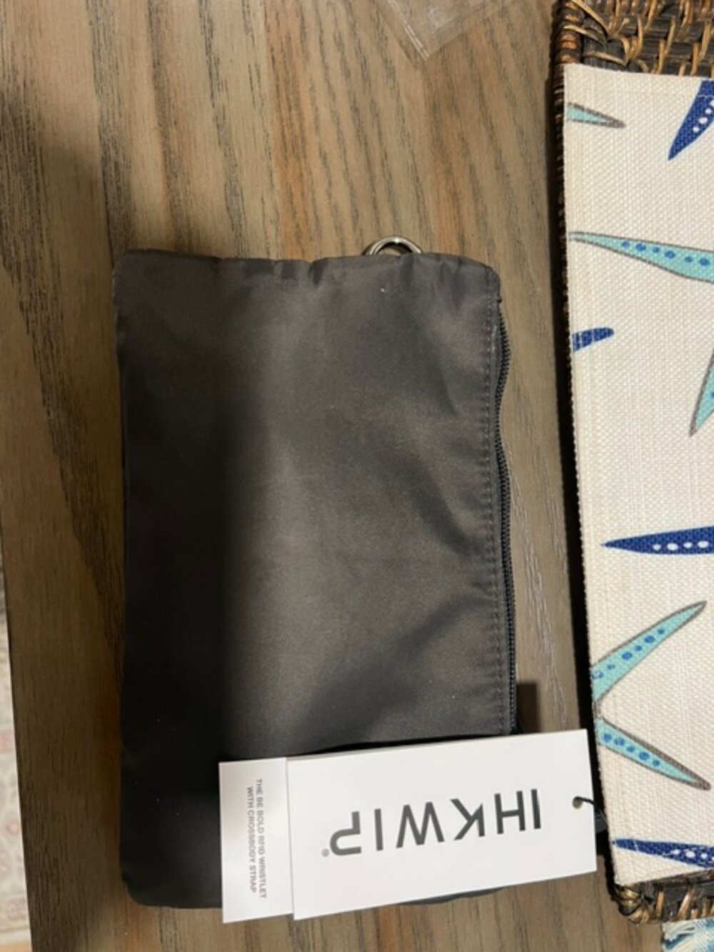 IHKWIP Be Bold RFID Wristlet with Crossbody Strap - Picture 3 of 7